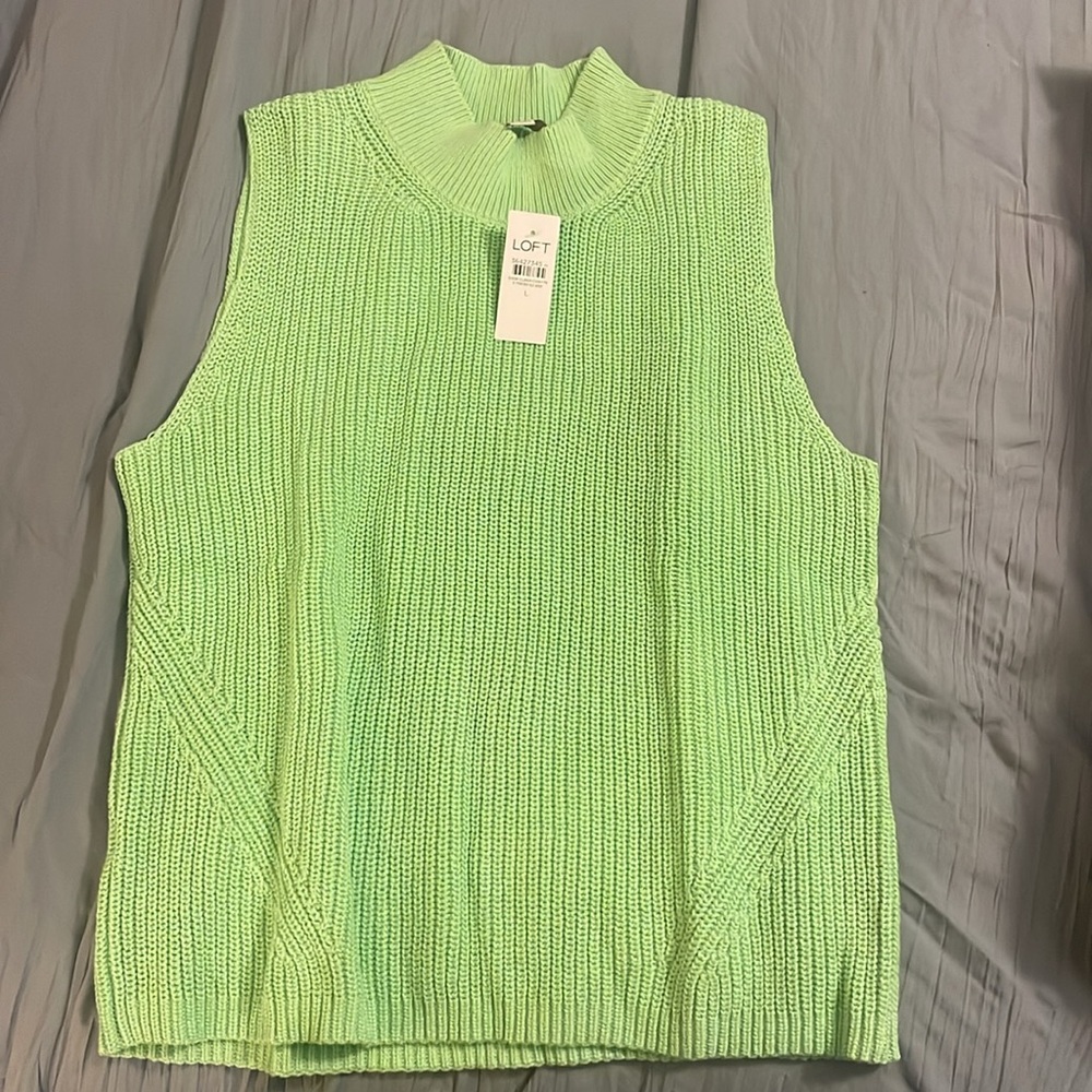 NWT Loft Ribbed Mock Neck Sleeveless sweater in color Pistacia sz L - Picture 3 of 3